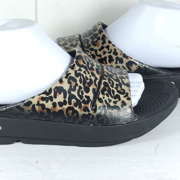 OOFOS Ooahh US M8 M10 Cheetah Print Black Slides Sandals Shoes Limited Edition - Picture 16 of 16